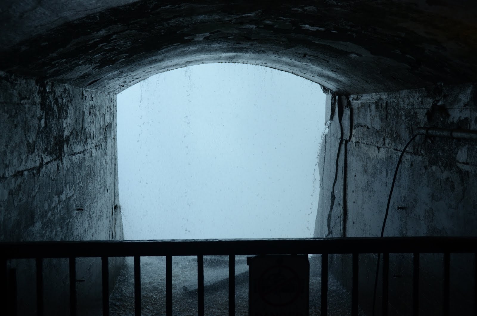 View from a lookout tunnel at the base of Niagara falls